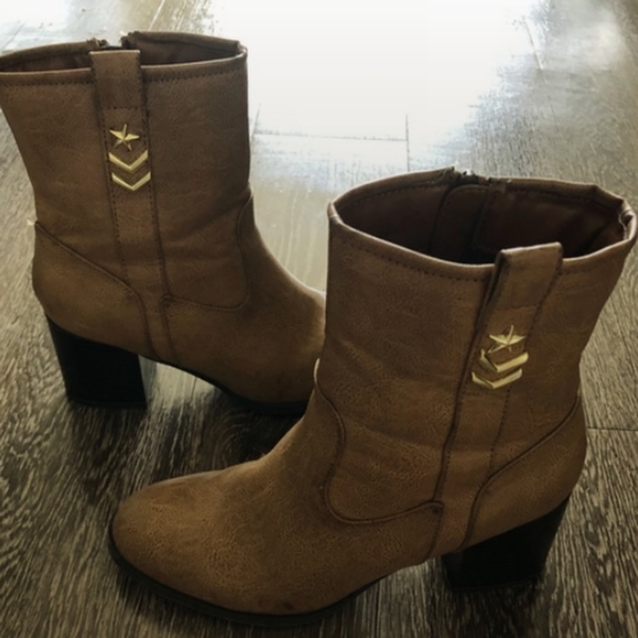American Age Shoes - Leather High Heeled Ankle Boots
